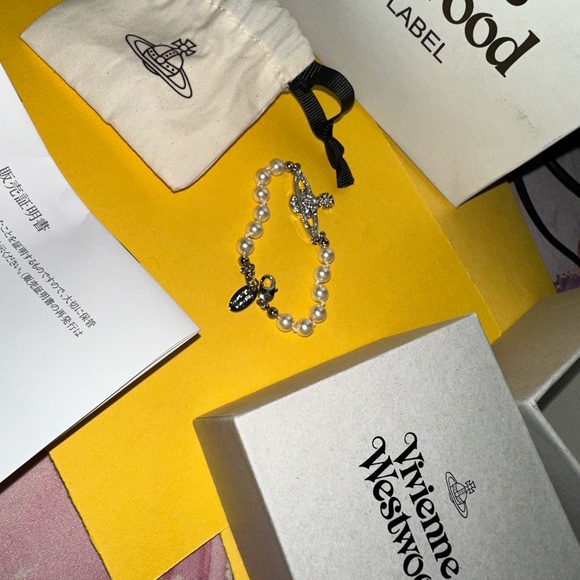 Vivienne Westwood Gold and Pearl Bracelet - Picture 4 of 11